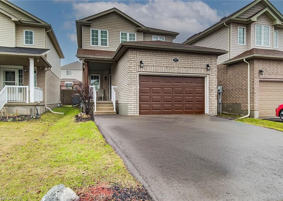 1st image of 90 Udvari Cres