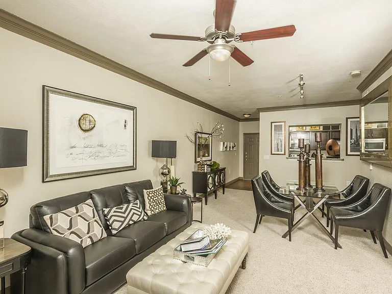 Deerwood Apartments — Photo 7