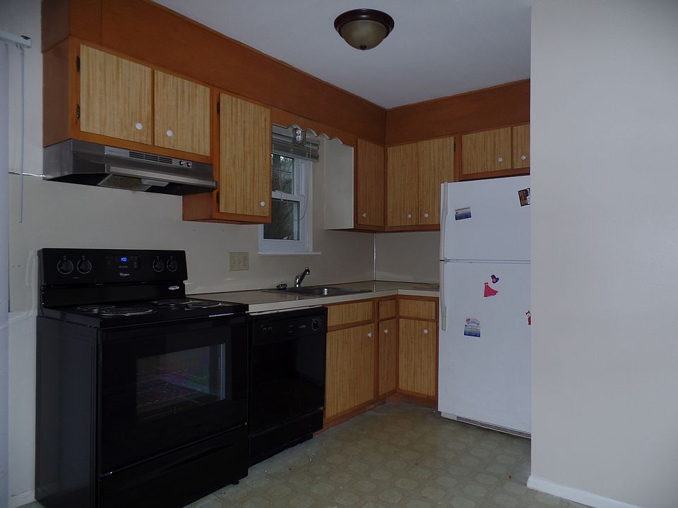 2nd image of 330 S Washington St APT 10