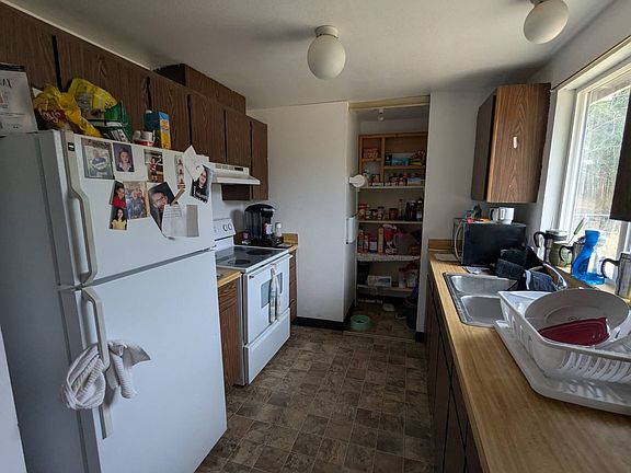 4th image of 216 N Hilltop Ave