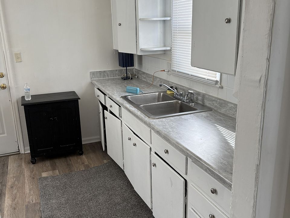 2nd image of 3333 Norton Ave