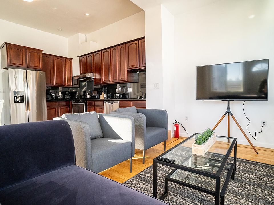 1st image of 2064 McAllister St
