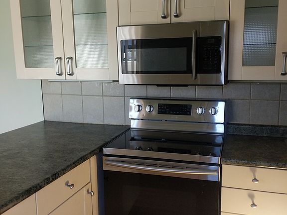 3rd image of 214 Frederick Pl