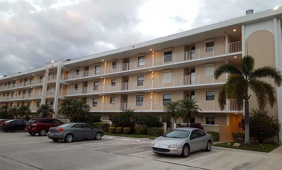 1st image of 300 N A1a APT J406