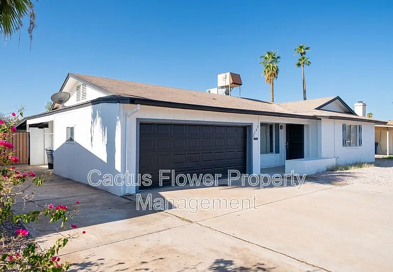 2147 W Edgewood Ave — Photo 2