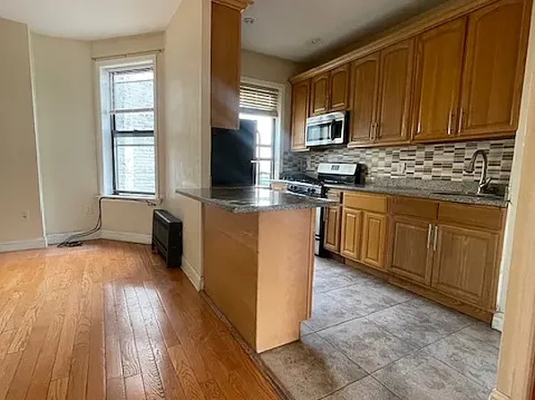 9220 3rd Ave #1R, Brooklyn, NY 11209