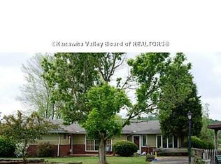 643 Evergreen Hills Rd, Cottageville, WV 25239