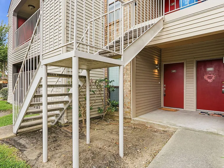 2025 Augusta Dr #605 — Photo 25