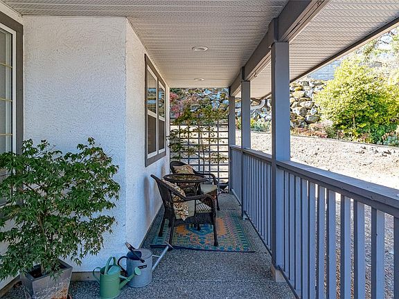 3rd image of 2486 Skedans Rd
