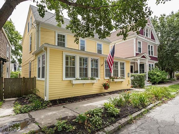 3rd image of 11 Bromfield St