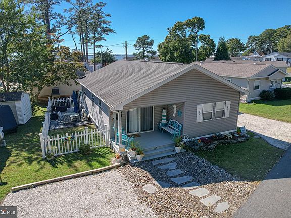 3rd image of 35458 E River Dr