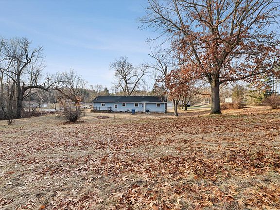 4th image of 7511 Easthill Dr