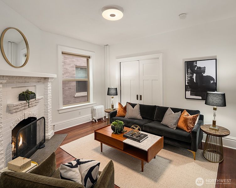 4th image of 129 Warren Avenue N #G