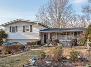 902 Ann Dr, Feasterville Trevose, PA 19053