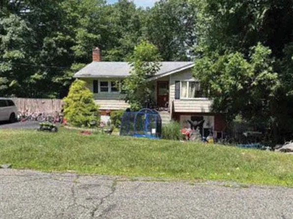 140 Rollins Trl, Hopatcong, NJ 07843