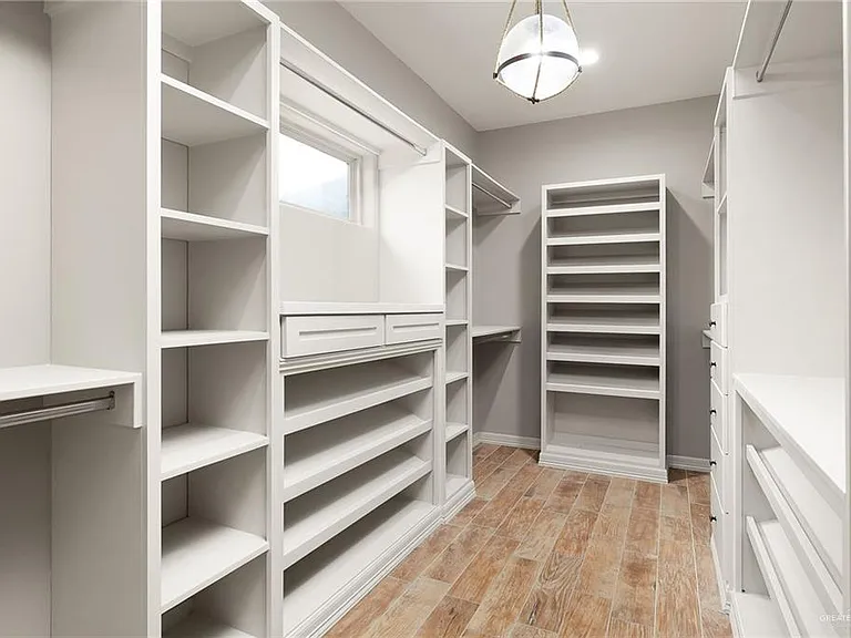 803 W Iroquois Ave — Photo 16