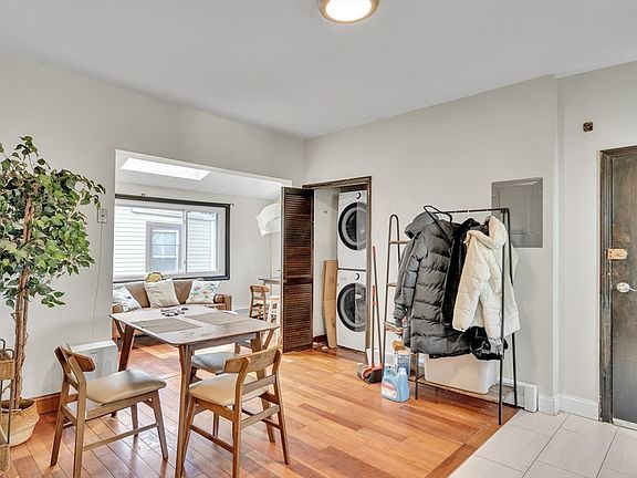 4th image of 34 Summer St