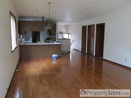 3rd image of 3483 Stonevalley Ln SW