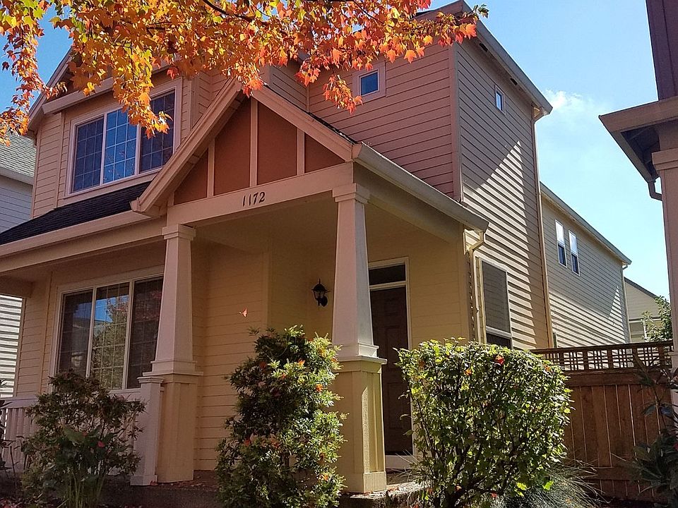 1st image of 1172 SE Bianca St