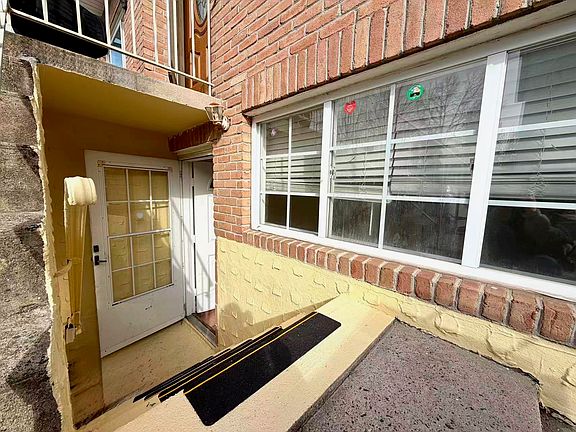 2nd image of 77 Woodcutters Ln #Basement