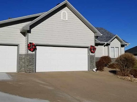 2nd image of 4817 Bradford Ln