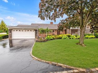 1051 Channel Dr, Hewlett, NY 11557