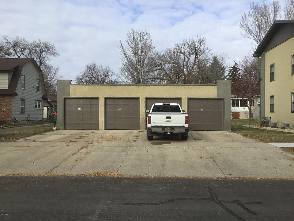 2nd image of 113 8th Ave NE