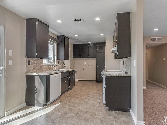3rd image of 81733 De Plata Ave
