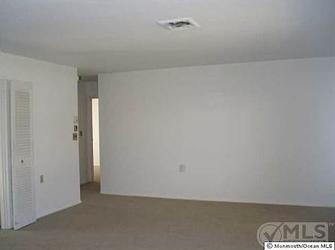 4th image of 815B Balmoral Ct