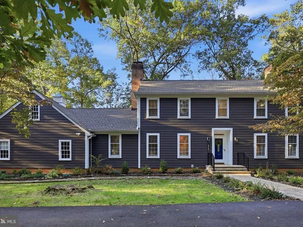 8205 Bondage Dr, Gaithersburg, MD 20882