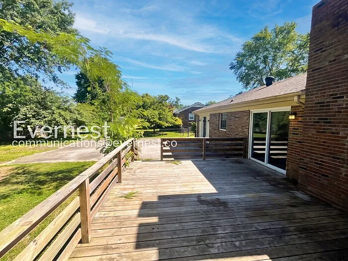837 Britton Ave — Photo 20