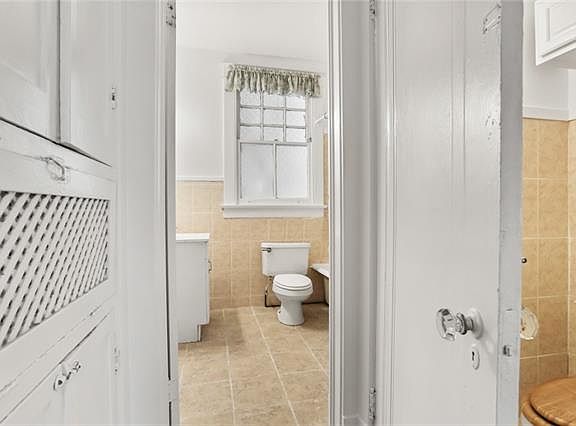 5th image of 2321 Lowerline St #2321