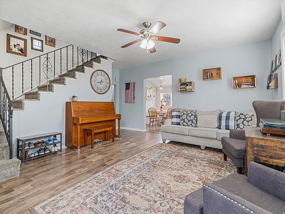 3rd image of 30 N 200th St E