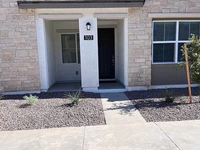 759 E Zesta Ln #103 — Photo 4
