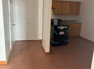 1122 S 8th St #3B, Philadelphia, PA