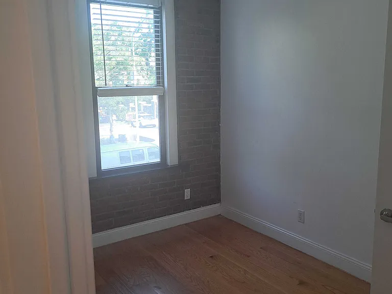 3694 Broadway #2C — Photo 3