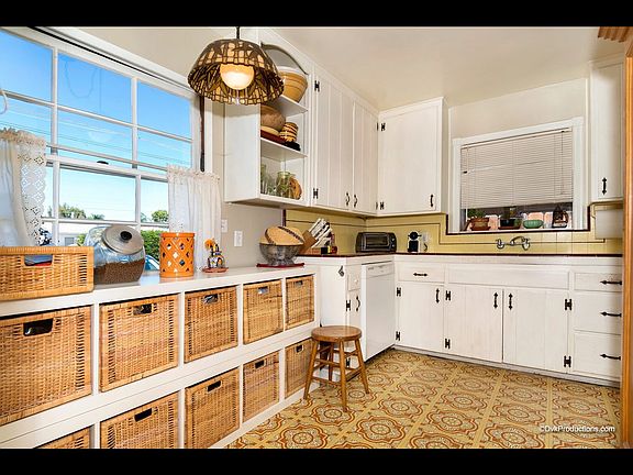 5th image of 6599 Eldridge St