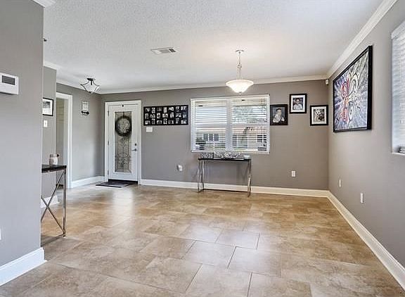 3rd image of 7408 Ligustrum Dr