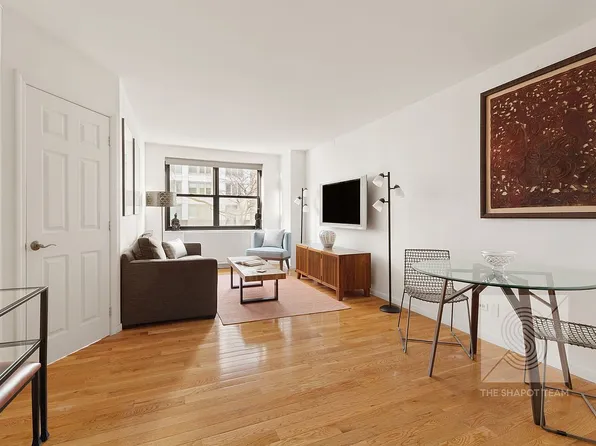 200 E 24th St APT 205, Manhattan, NY 10010