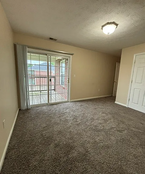 101 Braxton Ct #D — Photo 9