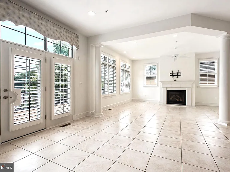 8319 Quarry Manor Ter — Photo 18