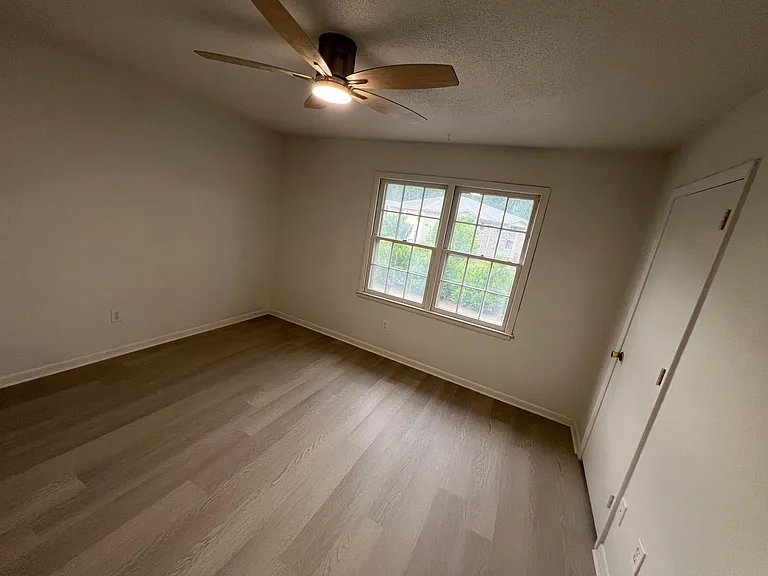 2060 Kings Gate Cir — Photo 11