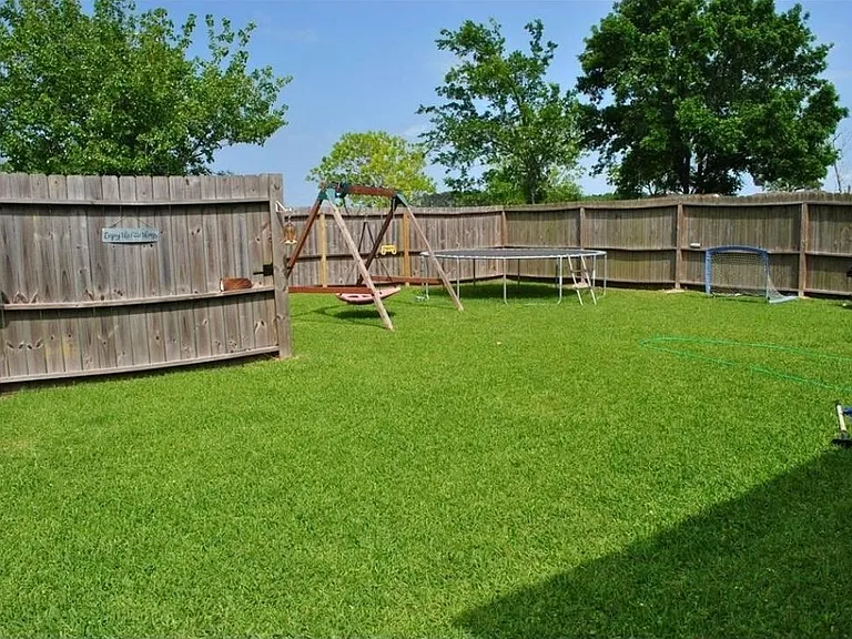 2802 Kentucky Ave — Photo 2