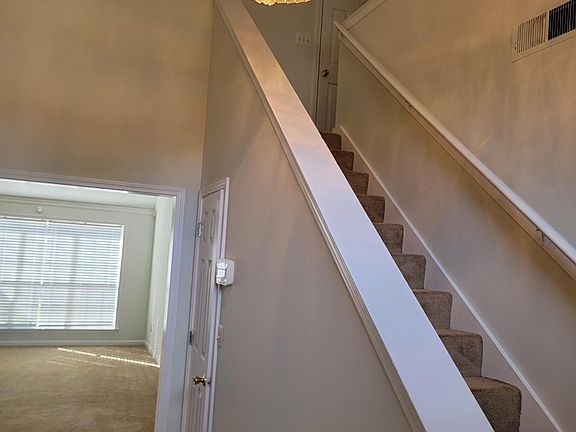 3rd image of 418 N Ericson Dr
