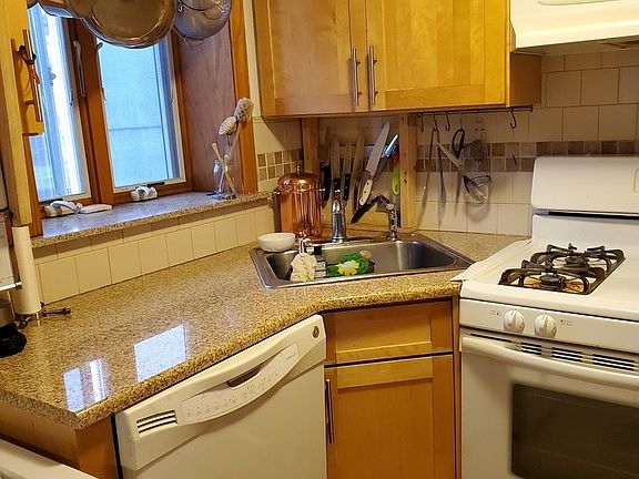 5th image of 518 Court St APT 3