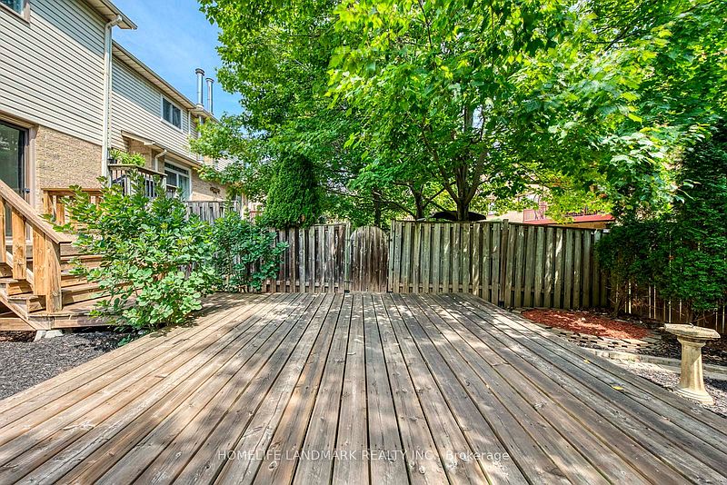 Oakville Townhouse for rent - 4 Bedrooms — photo 35