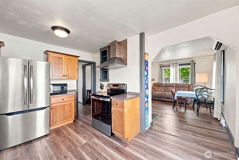 3rd image of 540 21st Avenue