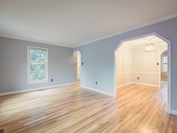 3rd image of 1901 Autumn Chase Ct