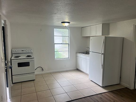 3rd image of 8161 Thrasher Ave