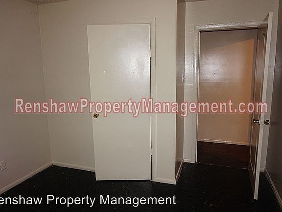 5th image of 3163 Yale Ave